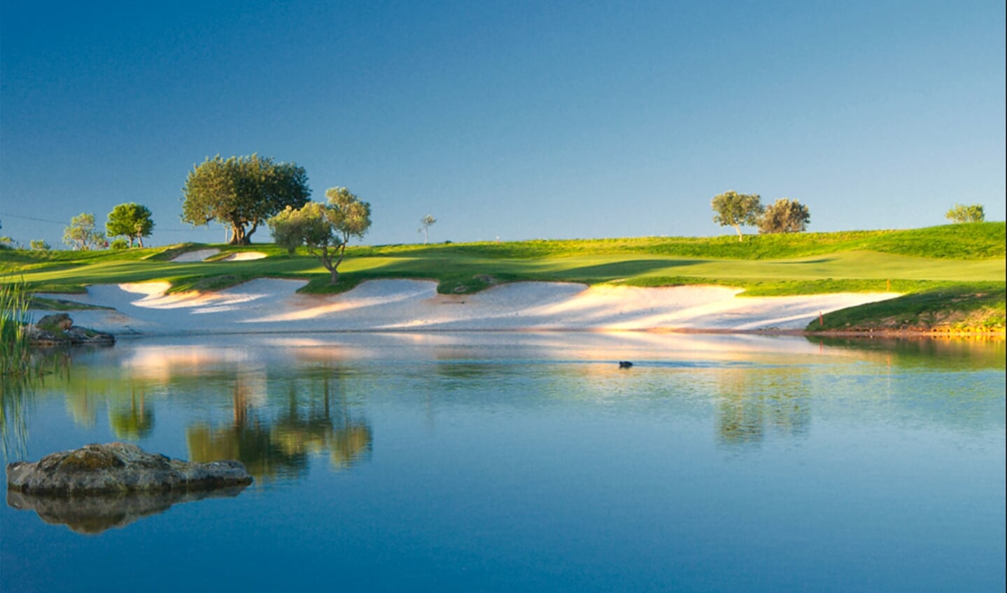 Golfbanen zijn aan de Algarve nooit ver weg. Zoals de prachtige Vale da Pinta.