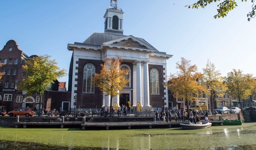 Activiteiten rondom het water voor de Havenkerk tijdens de Nieuwbouwdag Schiedam 2021.