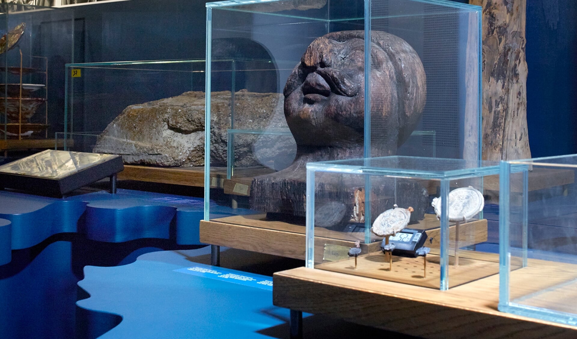 De nieuwe tentoonstelling ‘Wereldreis’ bij Museum Kaap Skil 