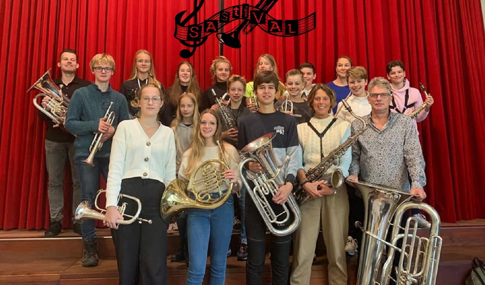 De leden van het Groot Waterland Project Orkest oefenen voor Sastival.