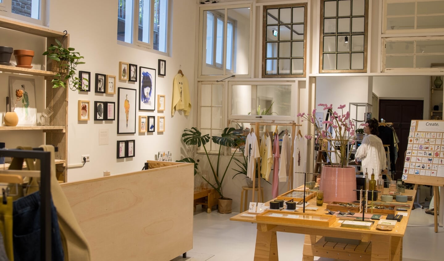De prachtige conceptstore Tiesjurt gevestigd aan de Gedempte Oude Gracht.