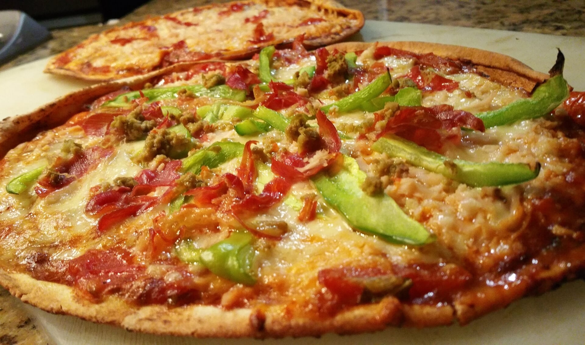 Ook verse gemaakte authentieke pizza’s staan straks op het menu van de vernieuwde Wereldkeuken Westzaan.