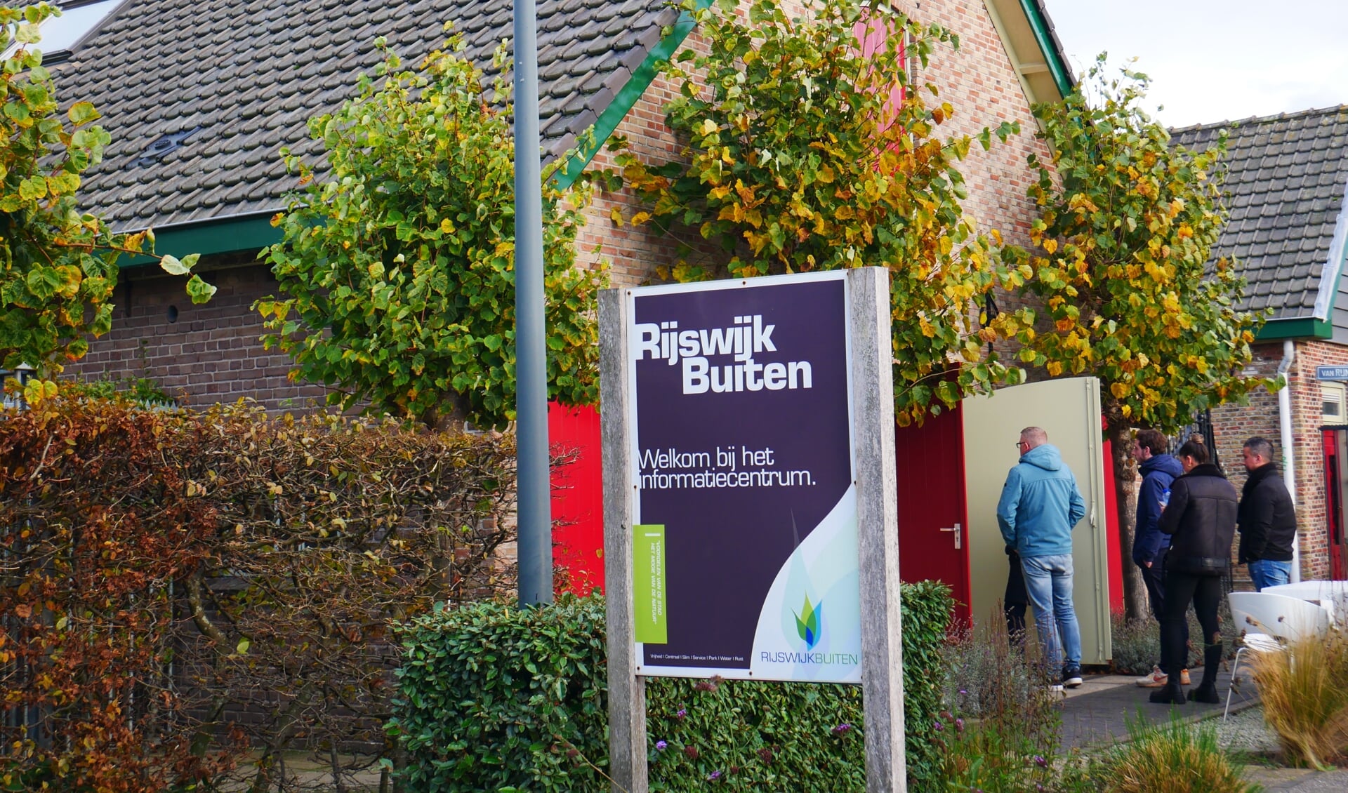 De informatiemiddag over de 100 nieuwe middenhuur-woningen in RijswijkBuiten trok veel belangstellenden.