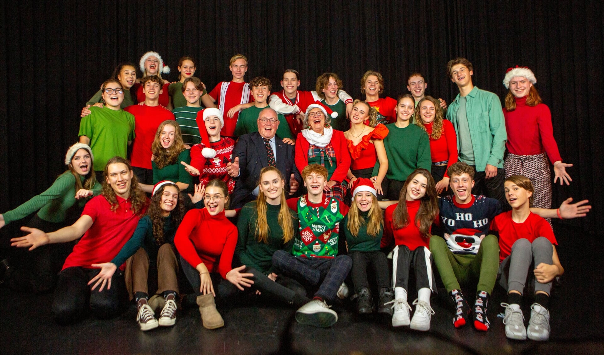 NKT-cast en gastspelers van de musical Kerstman Kwijt! 
