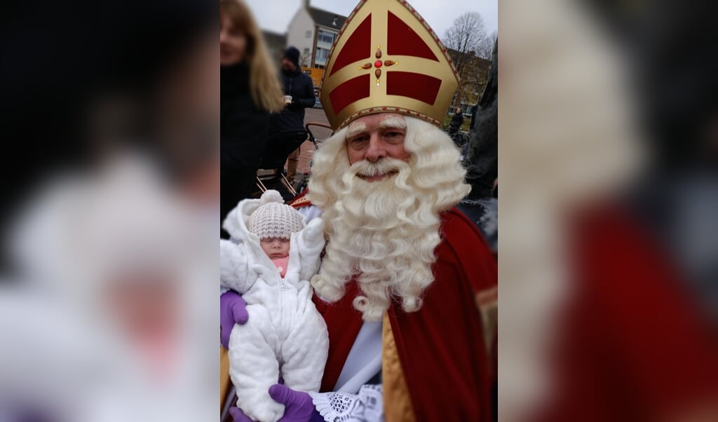 Oud en (heel) jong genoten 19 november van de door burgers georganiseerde Sinterklaasintocht in Rijswijk.
