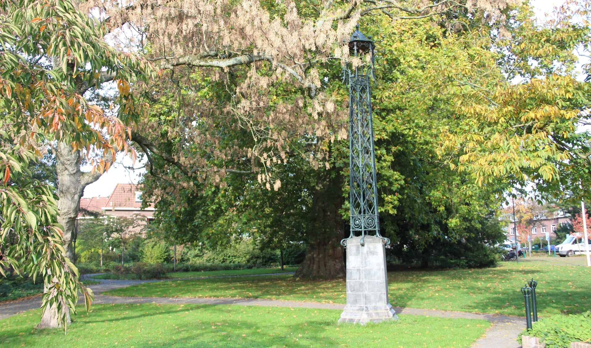 De Wilhelmina-lantaarn in Park Hofrust is eindelijk erkend als gemeentelijk monument.