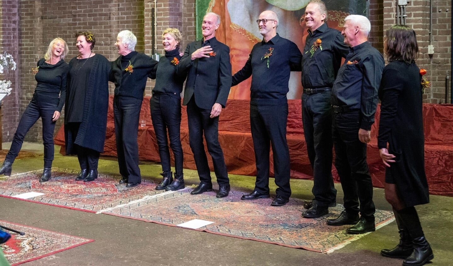 Het koor na het optreden tijdens de Kunst10daagse