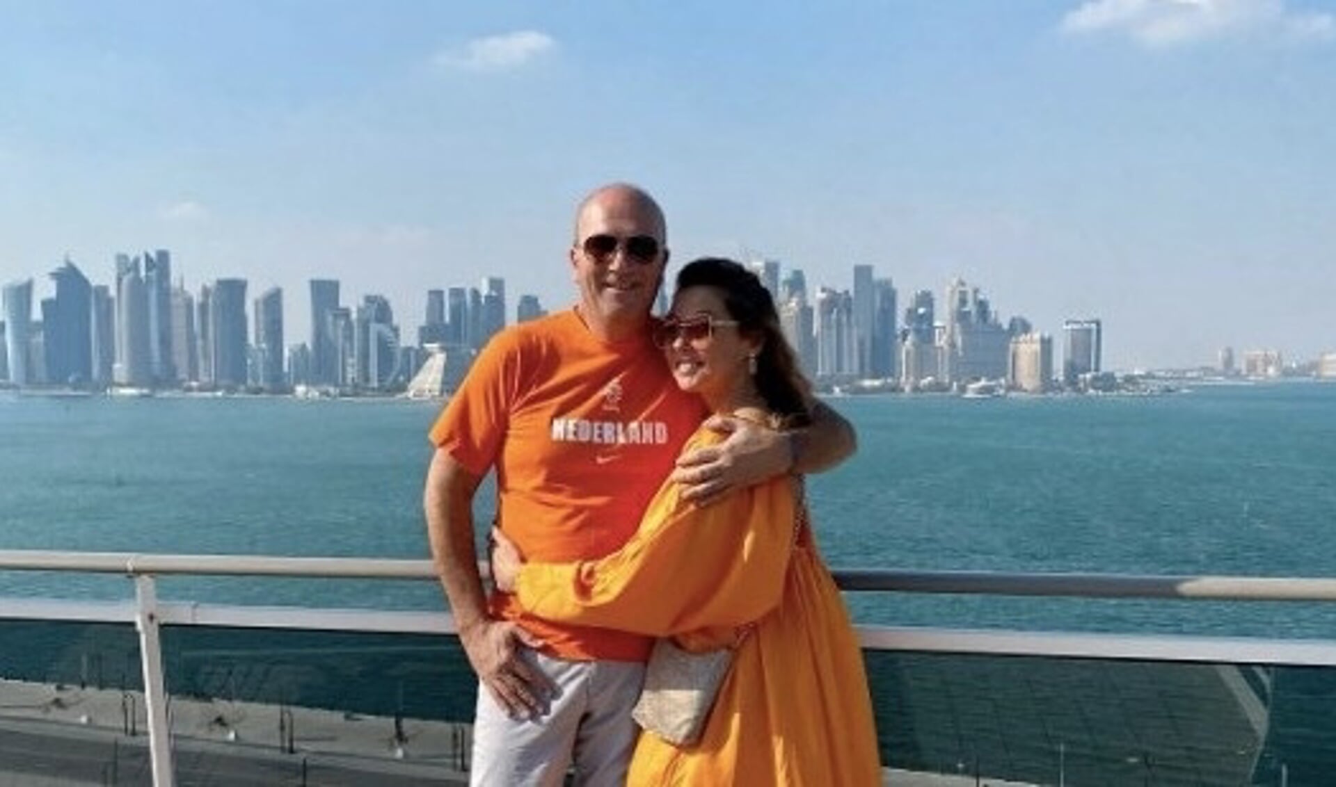 Vera met haar man op de MSC World Europe in Qatar.