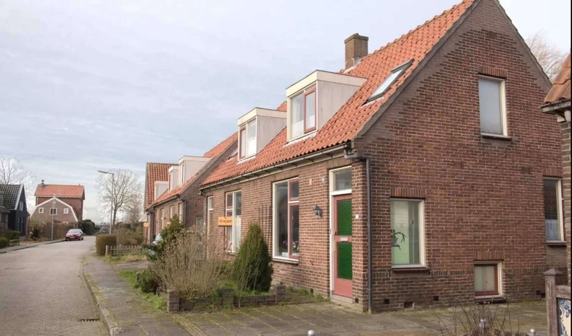 Oostwijk bestaat uit 30 woningen gebouwd in de jaren twintig van de vorige eeuw plus acht vergelijkbare woningen van kort na de oorlog.