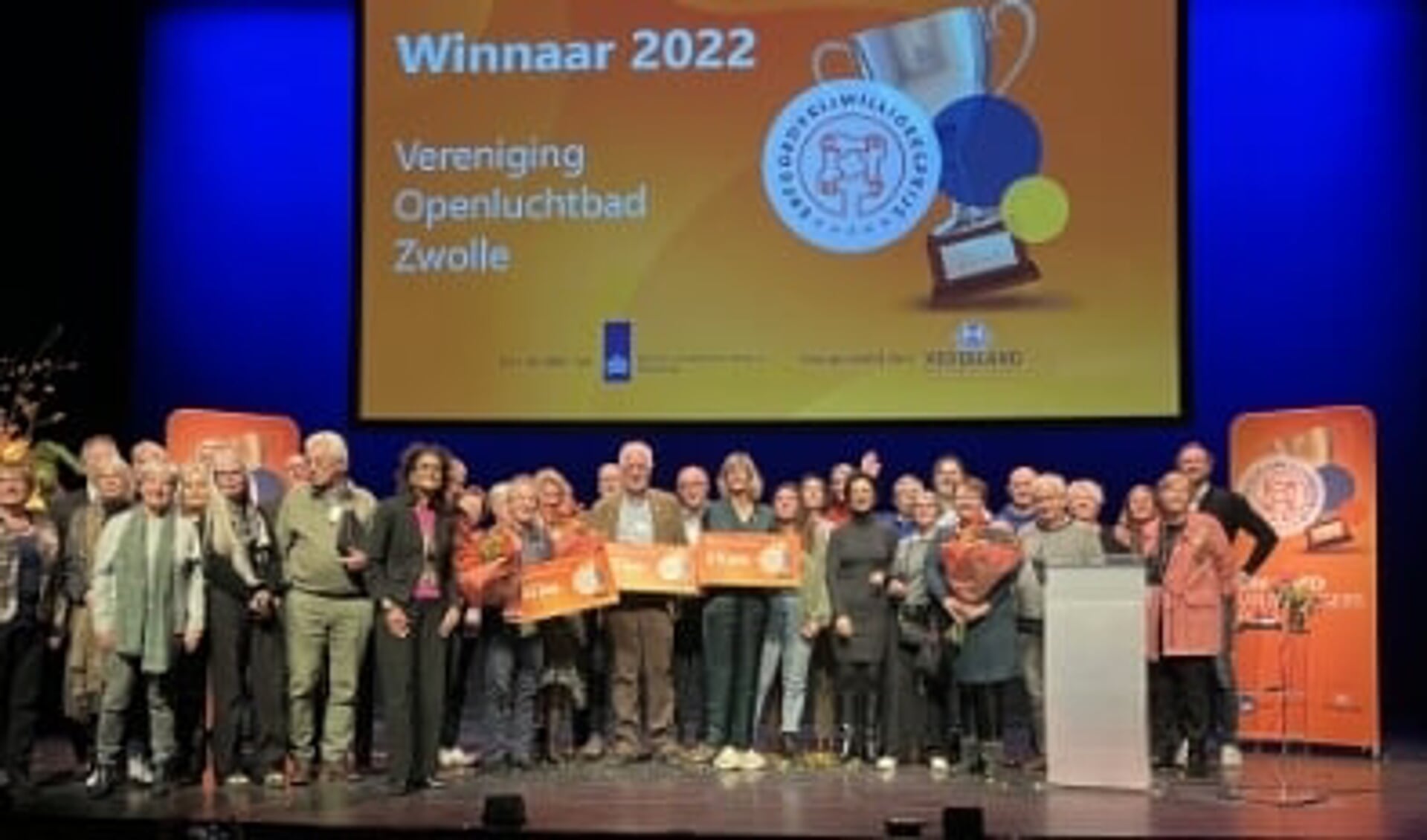 De vrijwilligers van het Van Eesteren Museum ontvingen de prijs in Diligentia in Den Haag.