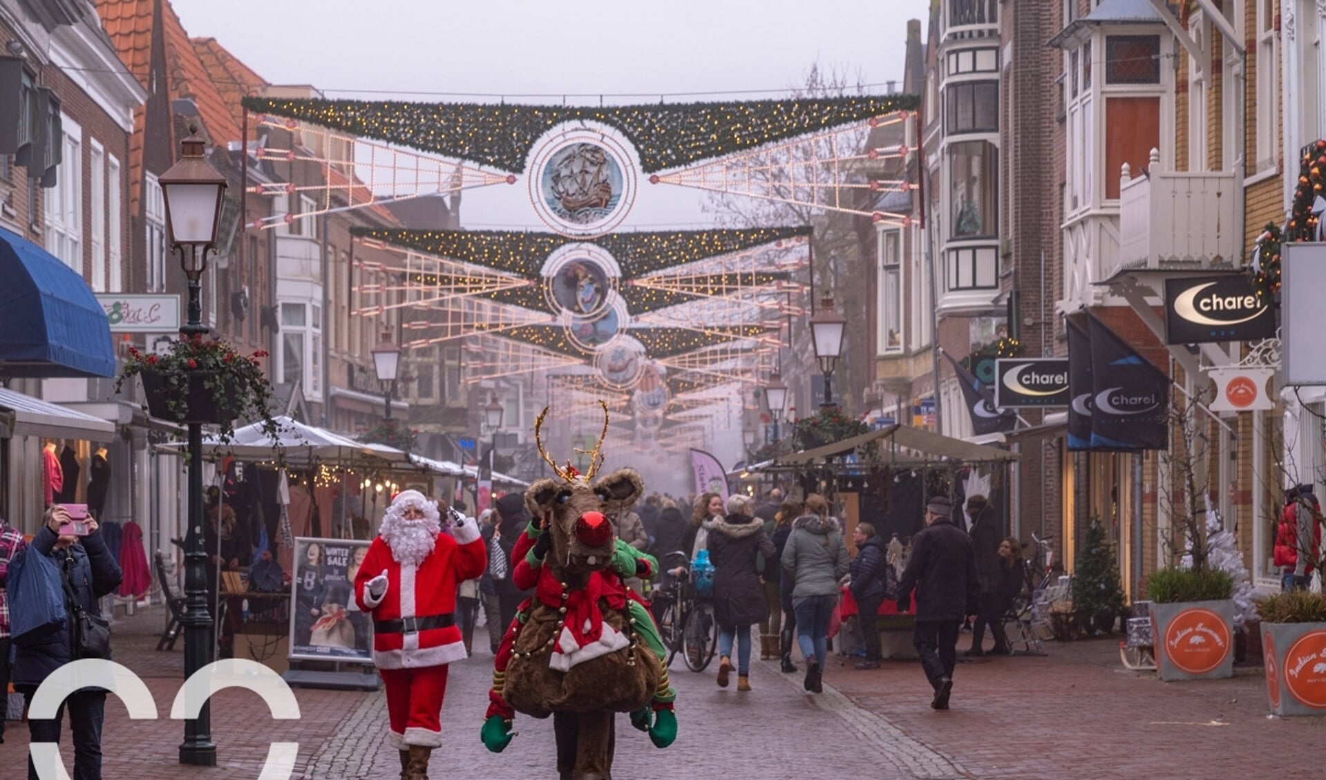 Kom shoppen, duik de horecazaken in voor een kop warme chocomel én geniet van culturele hotspots in de Hoornse binnenstad.
