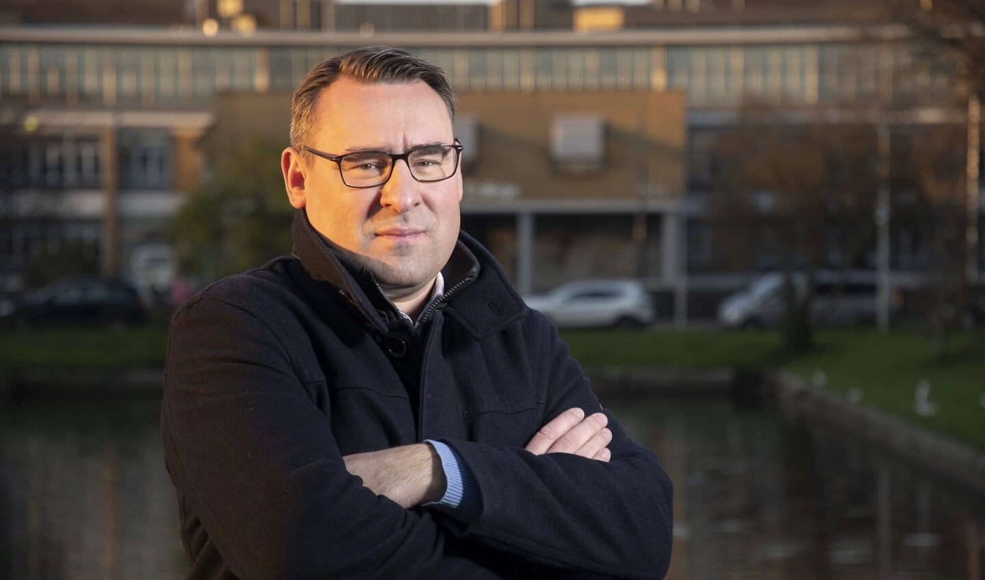 Richard de Mos vindt dat er structureel geld moet worden vrijgemaakt voor het isoleren van sociale huurwoningen.