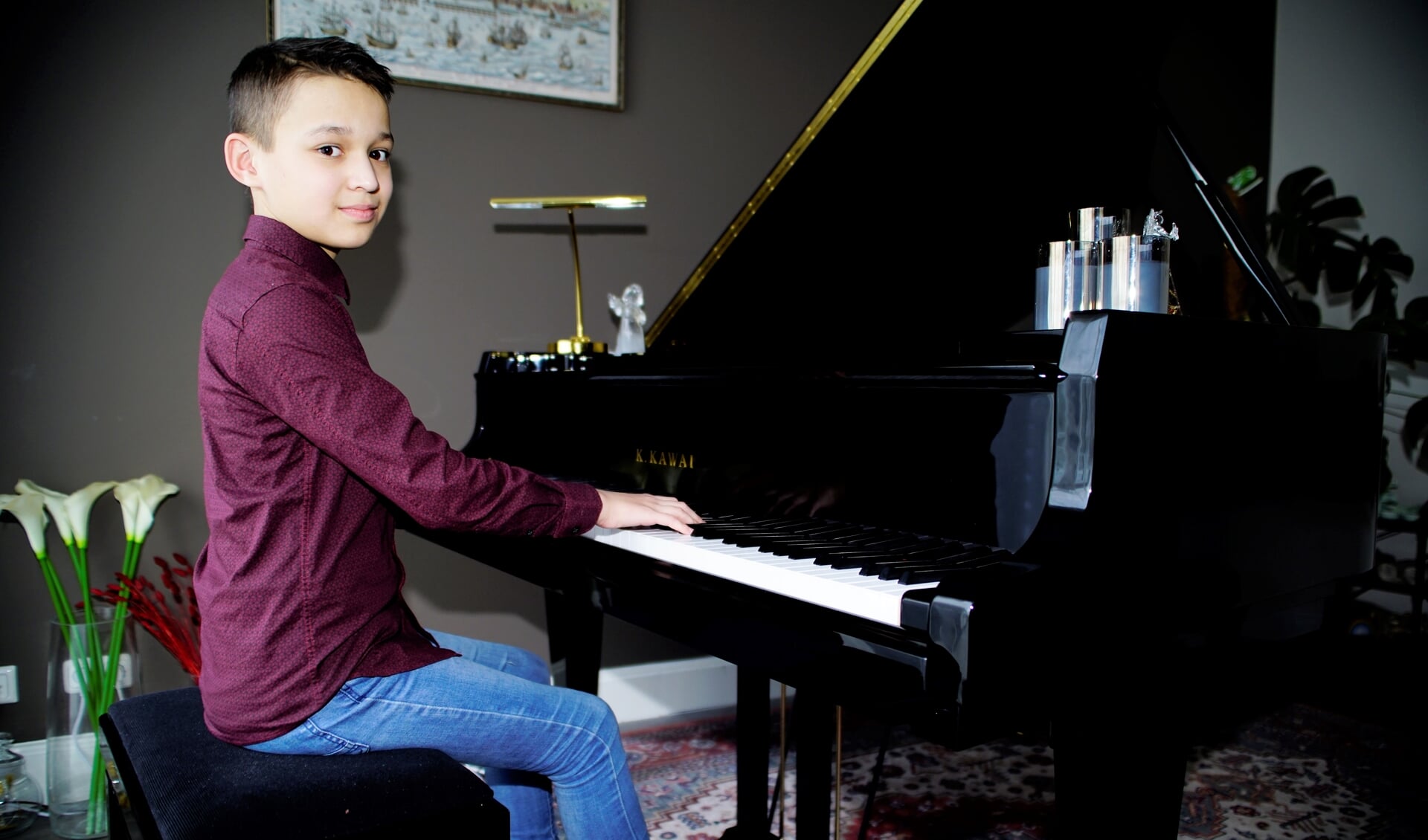 Ethan van der Velde (13) kan niet alleen goed pianospelen, maar ook heerlijke taarten bakken.  