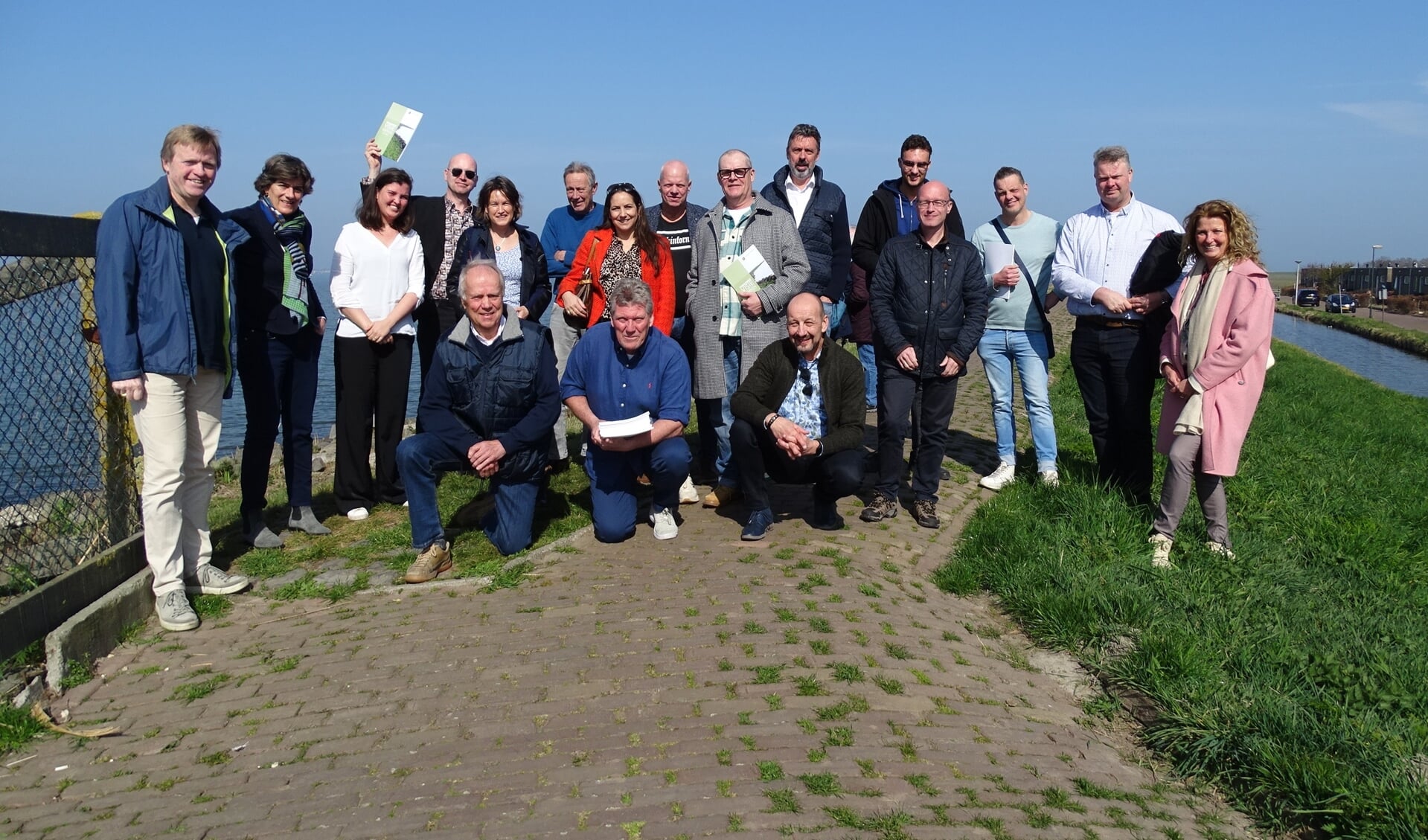  De nieuwe raadsleden van de gemeenteraad van Waterland, inclusief burgemeester, griffier en algemeen directeur, waren zaterdag op bezoek op Marken. 