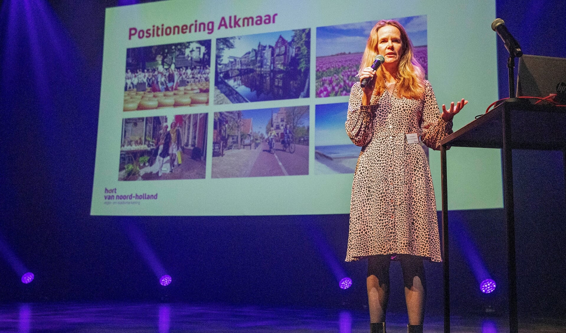 Melanie Goudsblom in Podium Victorie tijdens de aftrap van het toeristische seizoen. 