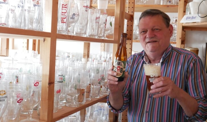 Te Hoonte is ook een groot liefhebber van andere bieren: hij beschikt over maar liefst 7500 bierglazen. Deze worden niet gebruikt om uit te drinken.