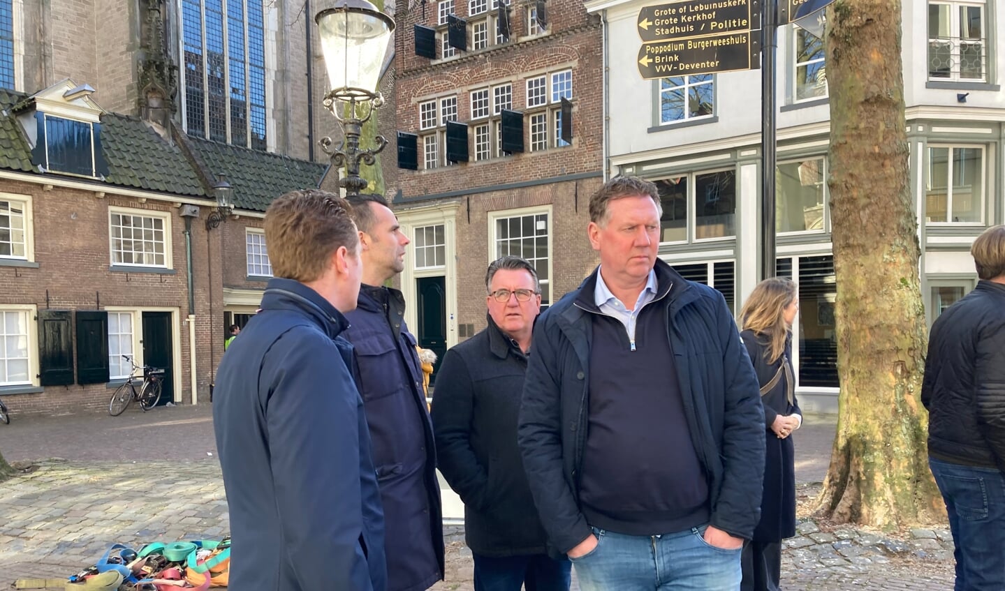 Deventer is qua stad enigszins vergelijkbaar met Purmerend, zo ontdekte ook de delegatie uit de marktstad. 
