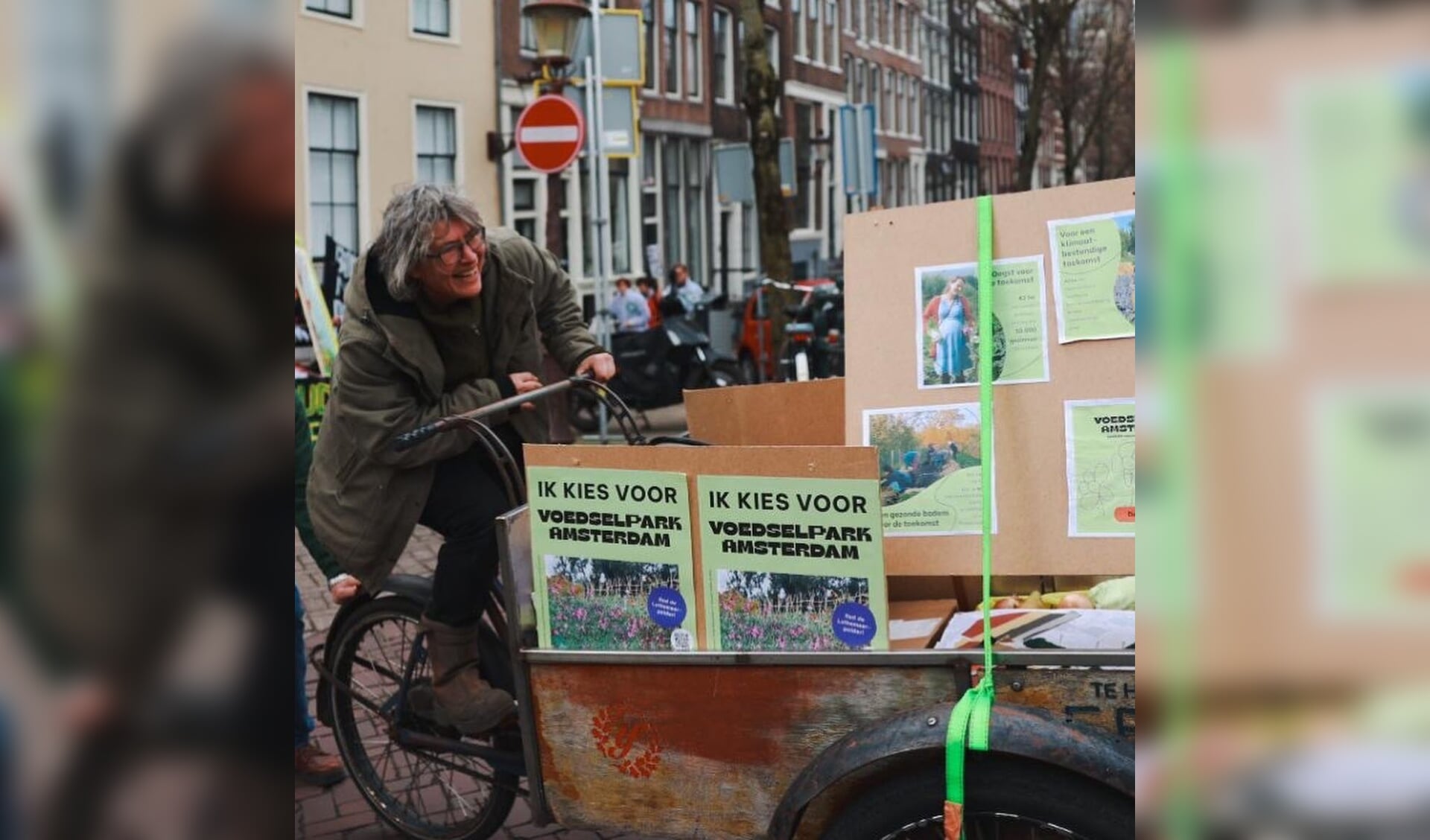 Op de klimaatdag 12 maart is er met bakfietsen door de stad gereden om aandacht te vragen voor Voedselpark Amsterdam. 