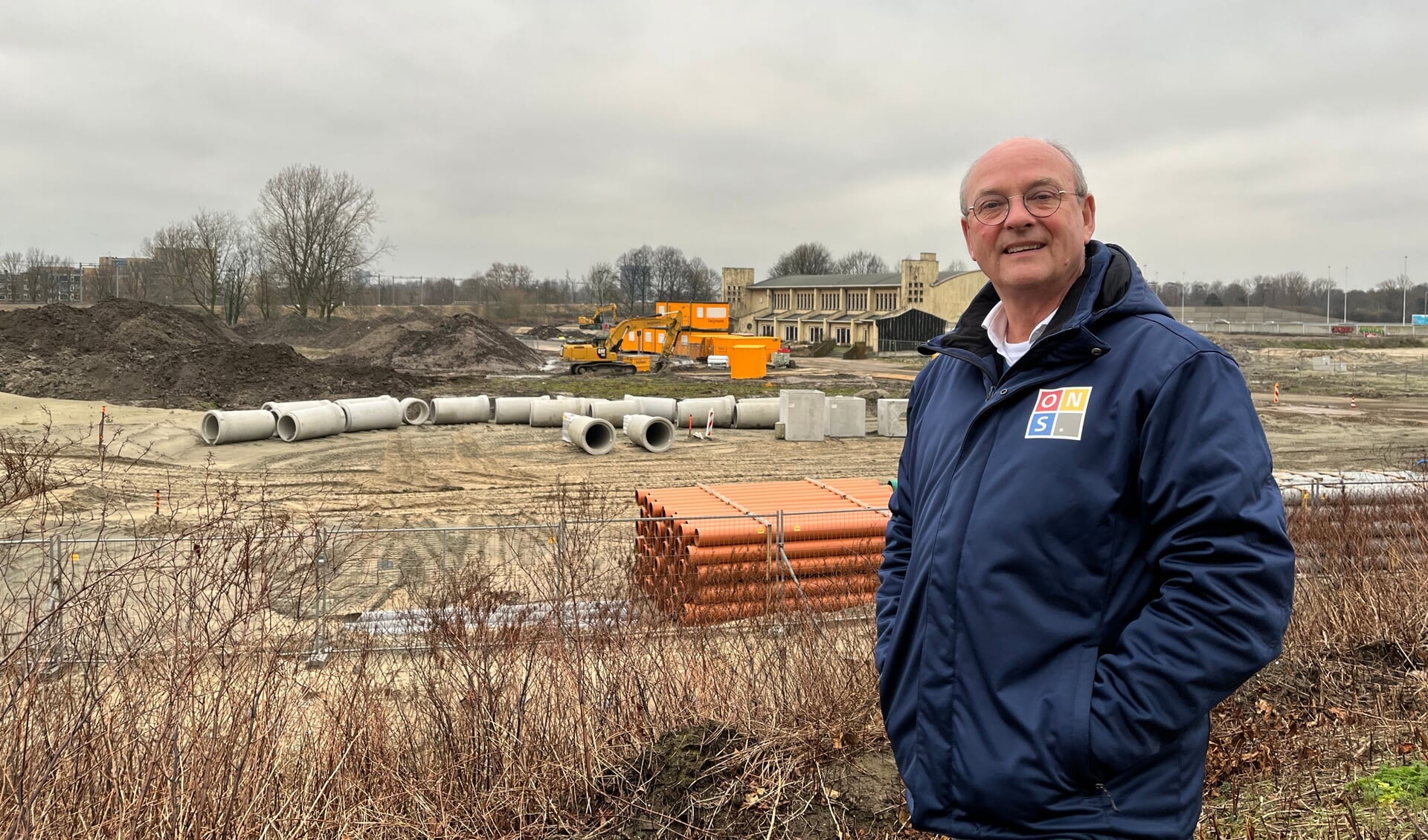 Frans Hoogendijk ziet veel woningbouwplannen in Vlaardingen op stapel staan, maar ik zie nog steeds geen heimachines.