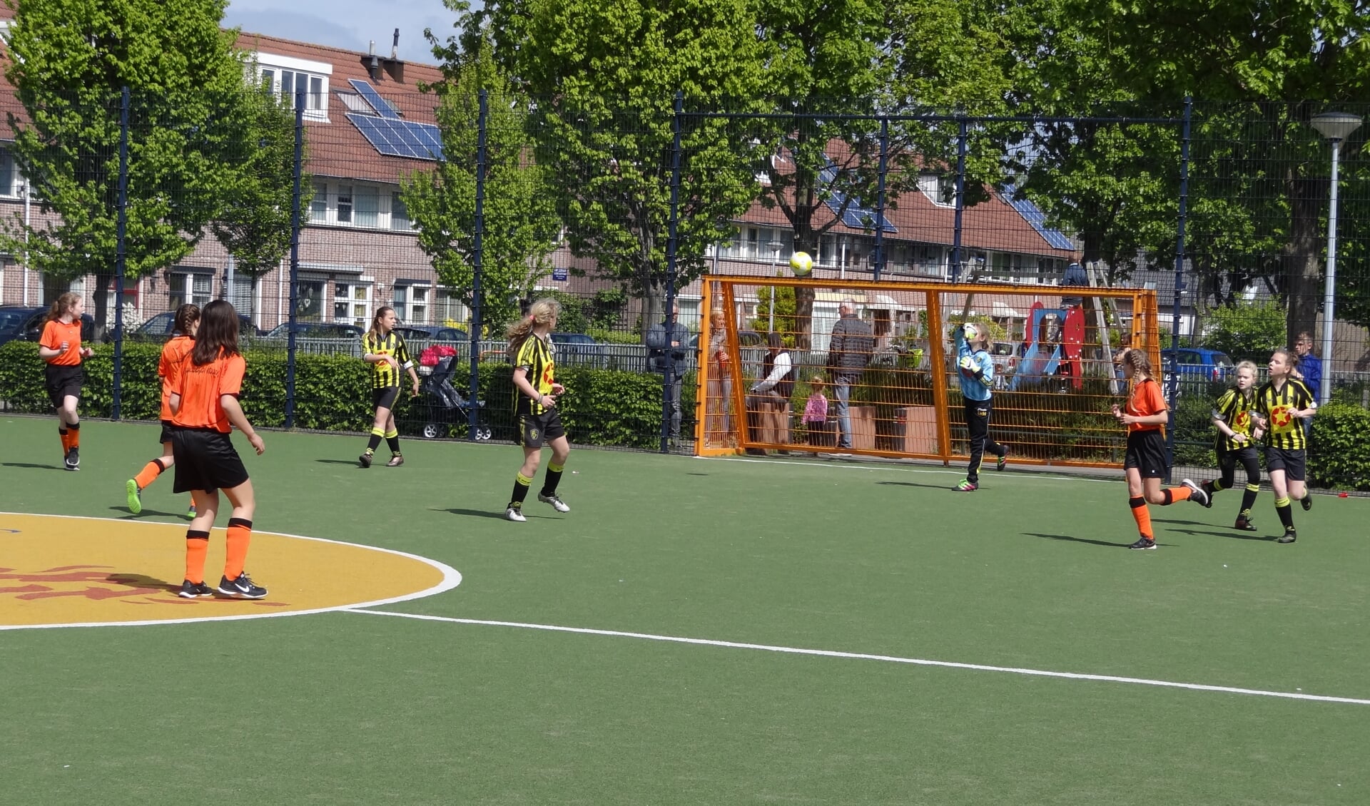 Streetwise Cup op het Cruyff Court in de Daalmeer.