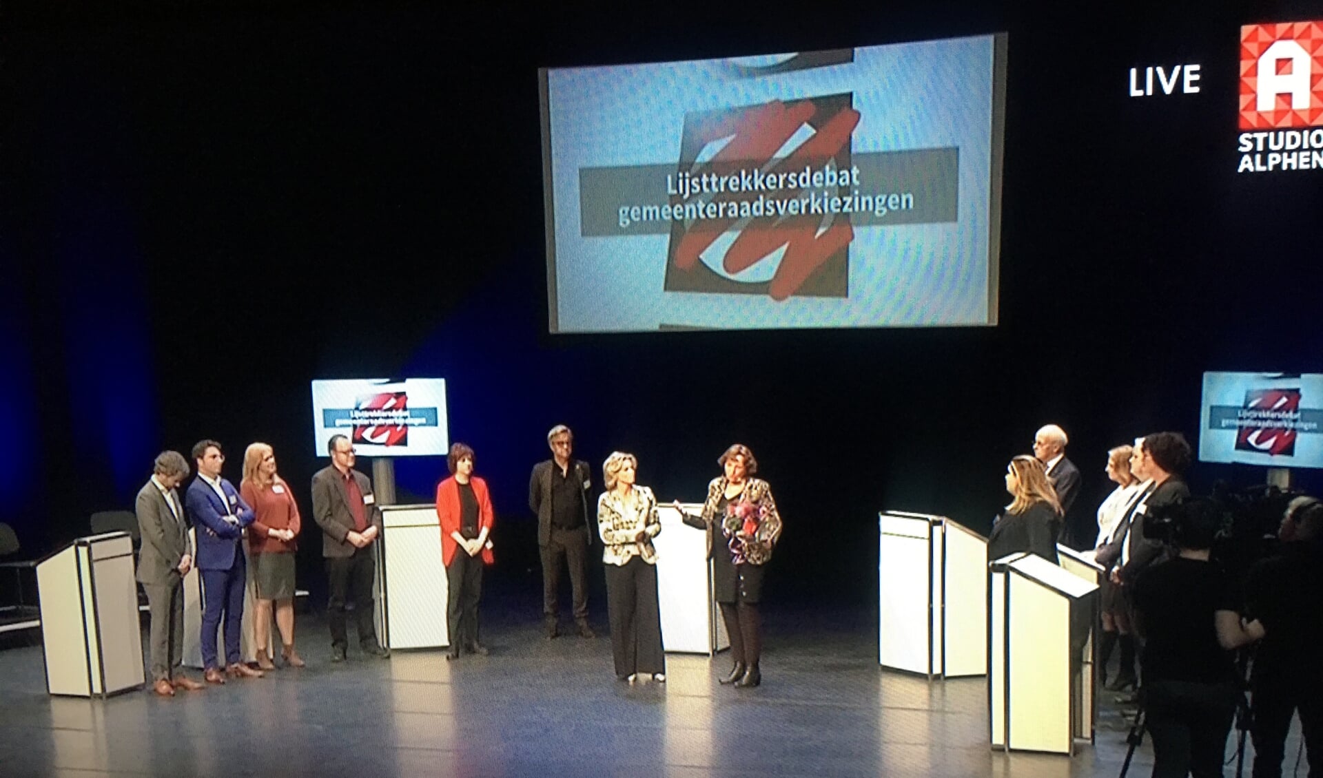 Het lijsttrekkersdebat in Castellum in Alphen, waar burgemeester Liesbeth Spies na afloop oproept om vooral te gaan stemmen.