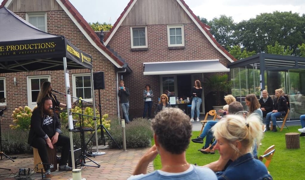 Voor de eerste keer wordt zondag 17 juli het Open Tuinen Podium in Uitgeest georganiseerd. Doe mee! 