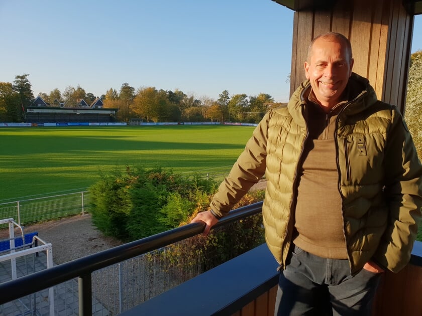 Voorzitter Denis Brouwer: "Meisjes maken het plaatje compleet."