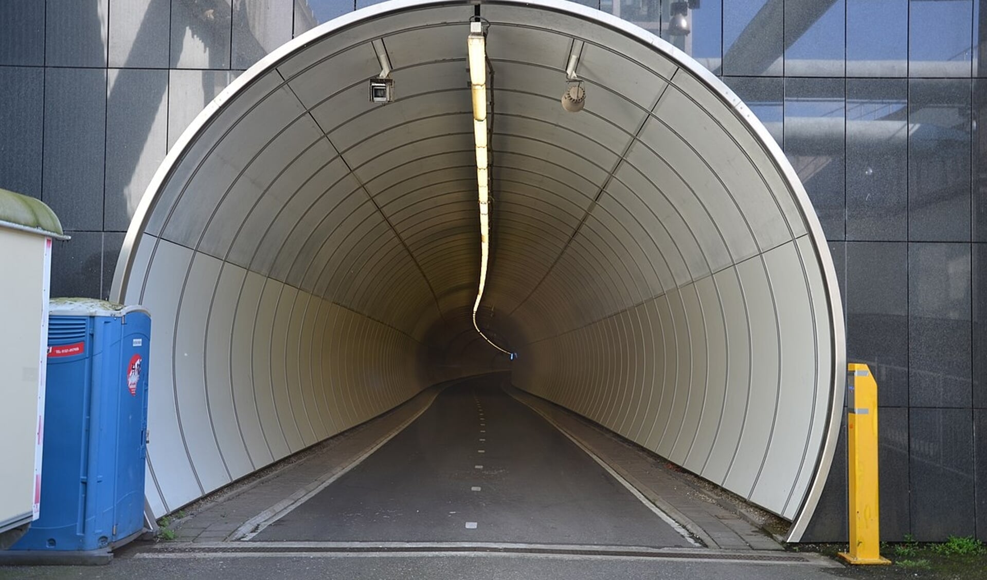 De Tweede Heinenoordtunnel is vanaf woensdag 20 april tot en met donderdag 2 juni afgesloten tussen 7.00 en 17.00.