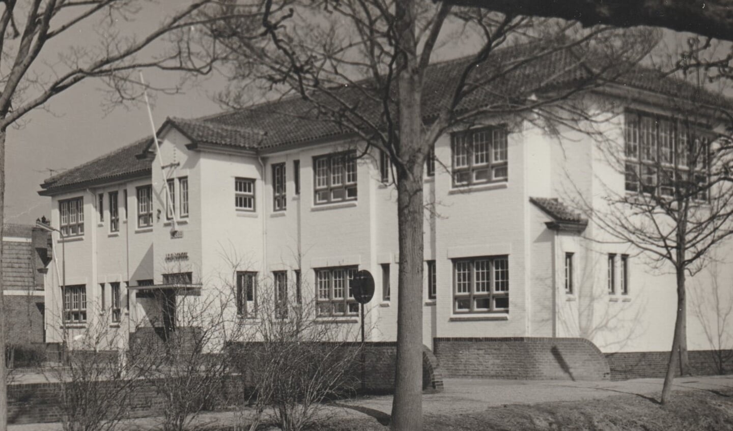 De 'witte mavo' aan de Leeghwaterstraat.
