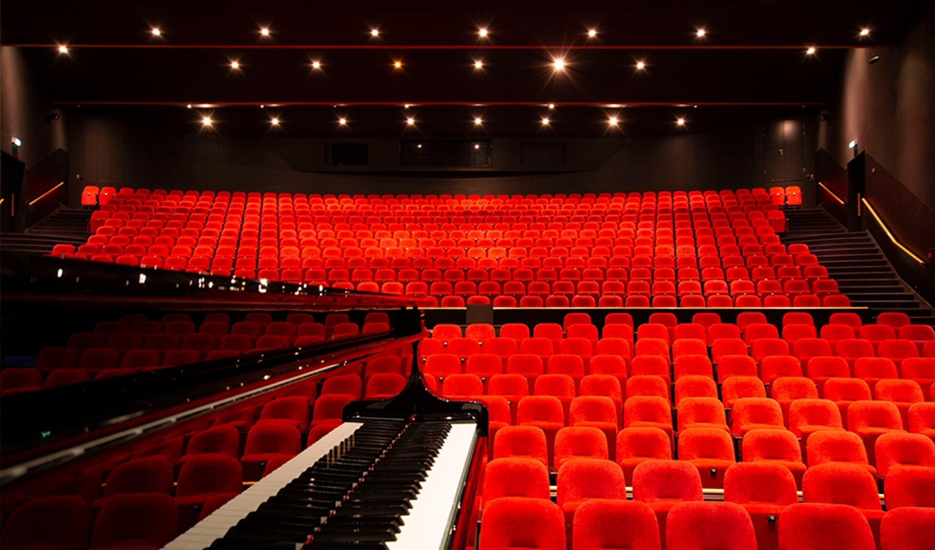 Een zaal in de Rijswijkse Schouwburg.