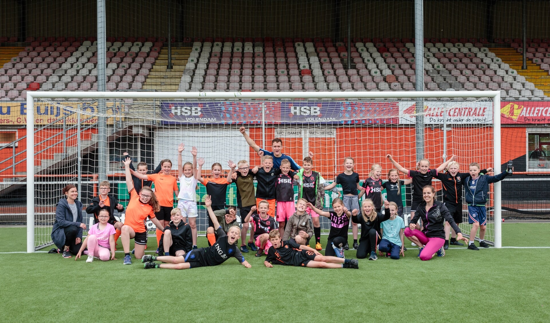 De leerlingen mochten een kijkje nemen in het FC Volendam stadion. 