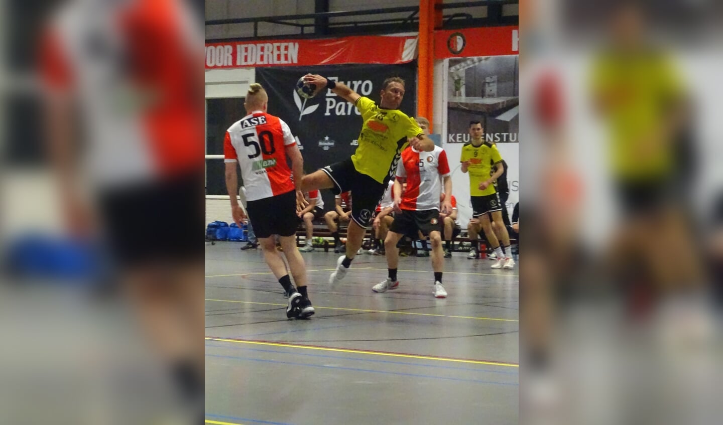 Ventura kreeg de zege in de Rotterdamse sporthal De Wielewaal niet cadeau, maar 'knokte' zich uiteindelijk wel naar winst. (foto: UWM/gsv)
