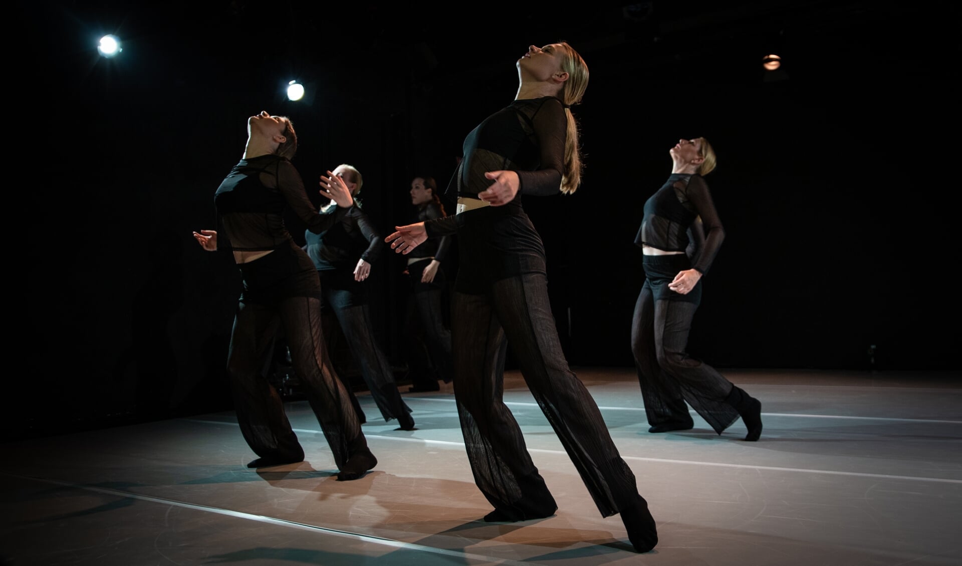 De Dansonderneming brengt een veelzijdig programma in Theater Het Pakhuis.