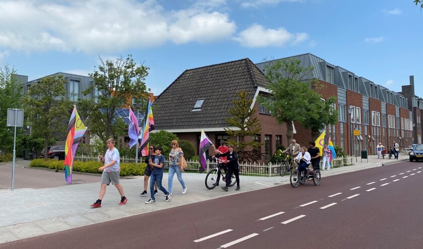 Jong Oostzaan op weg naar het viaduct.