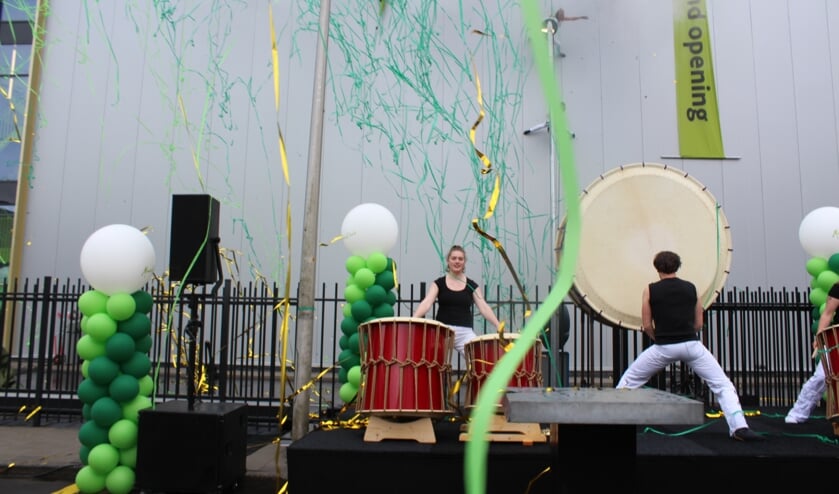 Spektakelshow tijdens de grand opening van Menken Orlando