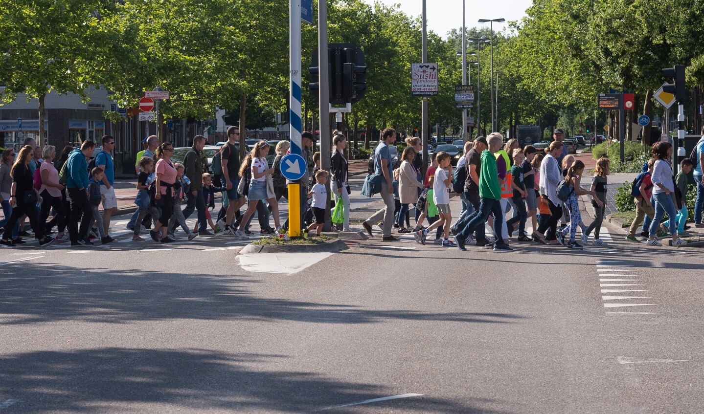 Overstekende groepen deelnemers. Eindelijk weer een vertrouwd beeld van 13 tot en met 16 juni.