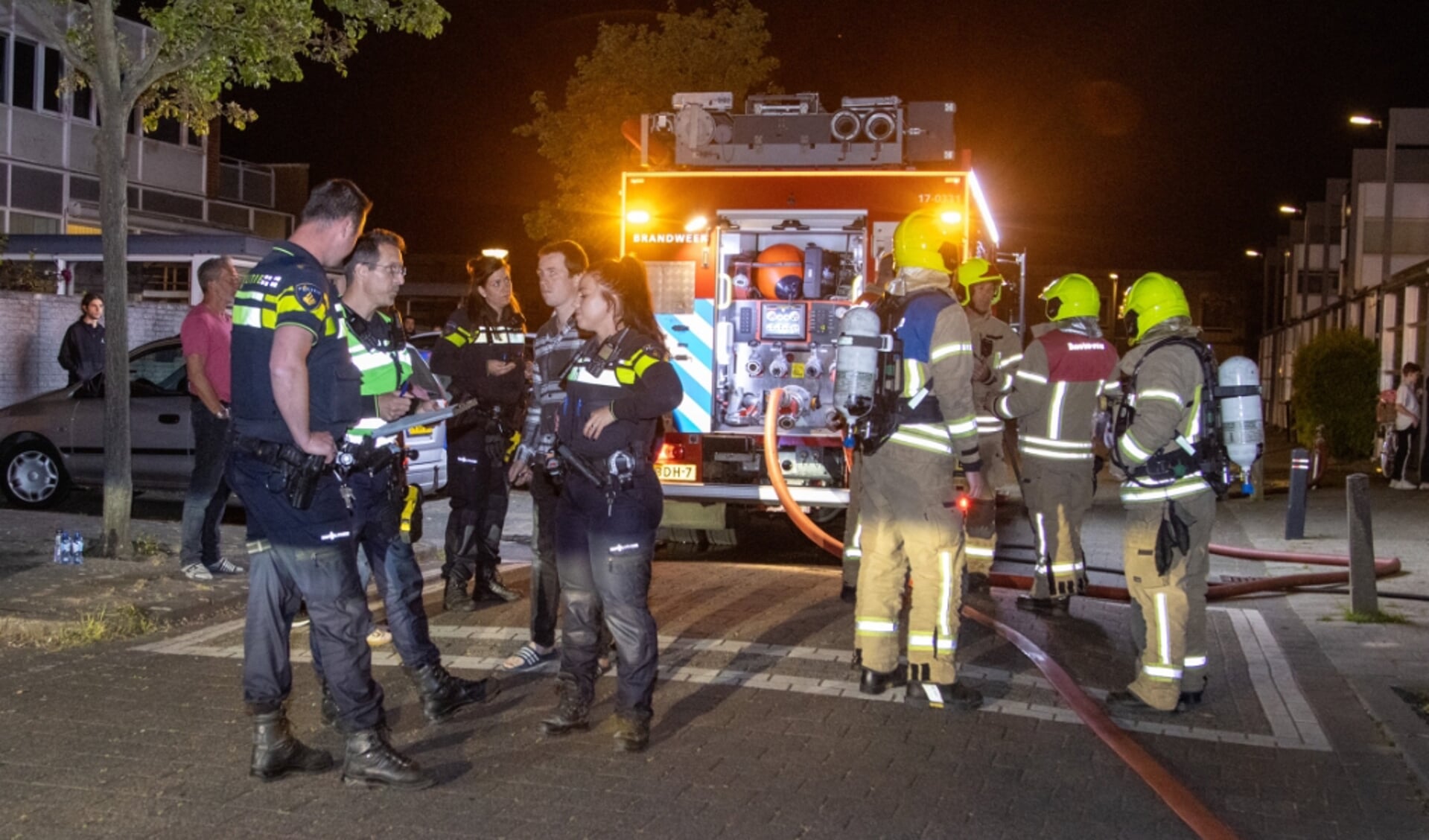 Vier bewoners naar ziekenhuis na woningbrand Keizerhof Vlaardingen