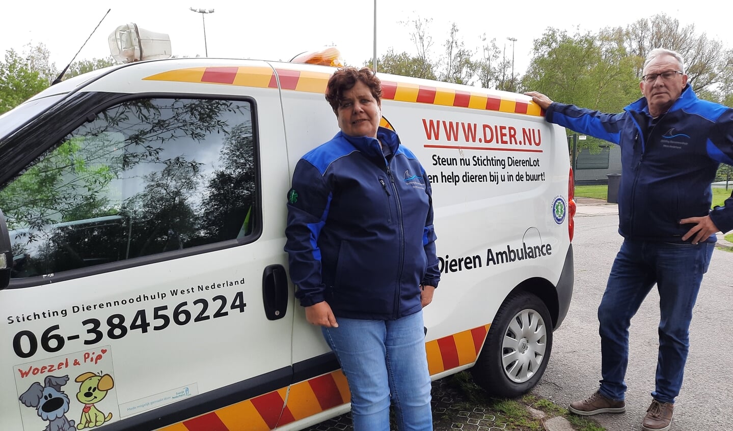 John Stout, rechts, ziet graag op korte termijn zijn team van vrijwilligers versterkt met nieuwe enthousiaste medewerkers om het huidige team wat te ontlasten.