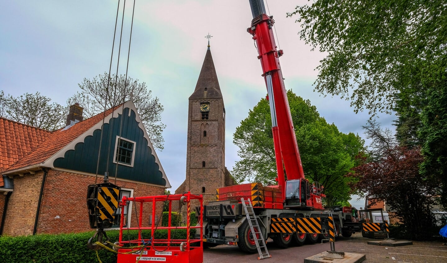 Kerk in de steigers.