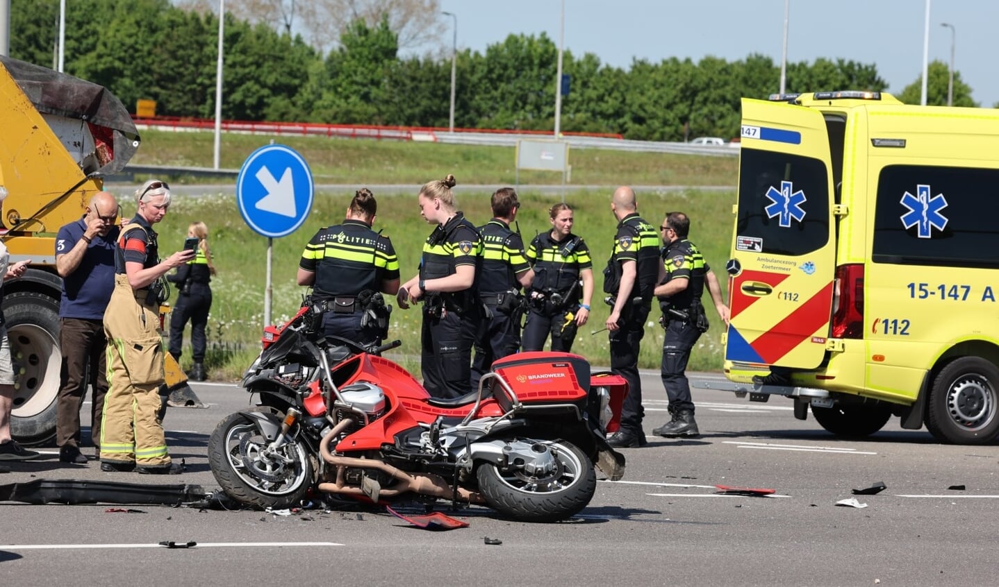 Brandweermotor betrokken bij ongeval Laan van Delfvliet