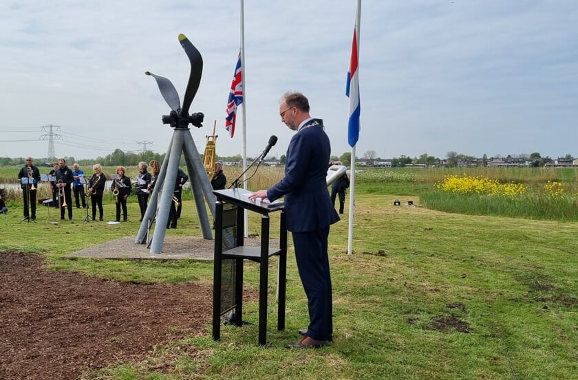 Burgemeester De Lange hield een toespraak.