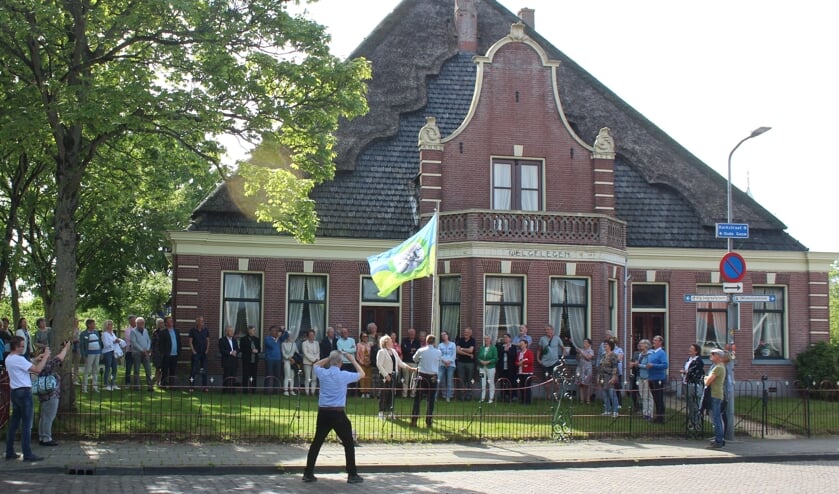 Het was een gezellige boel tijdens de uitreiking van de zilveren waarderingsspeld van de gemeente.