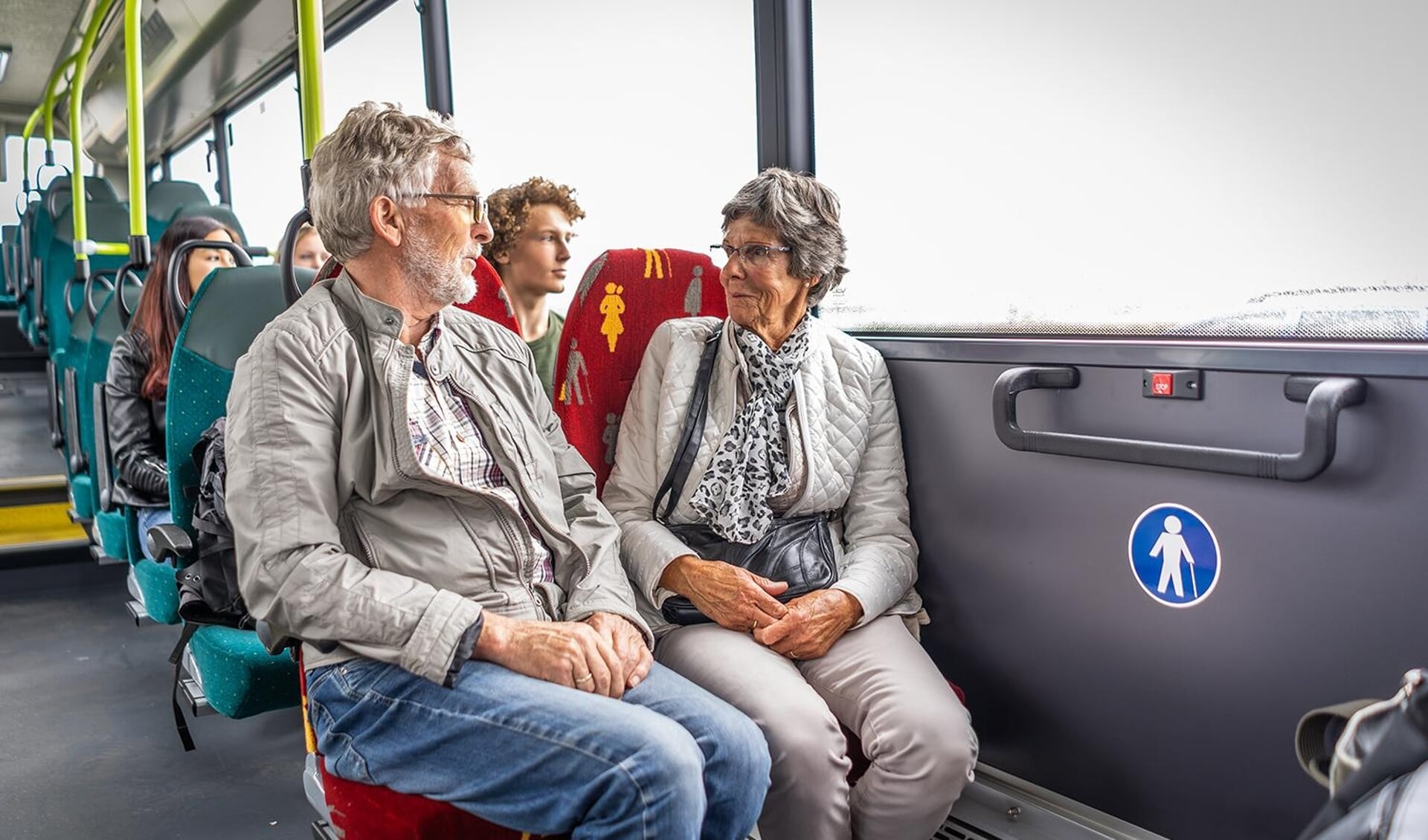 Senioren met een probeerkaart reizen met Connexxion door Noord-Holland.  