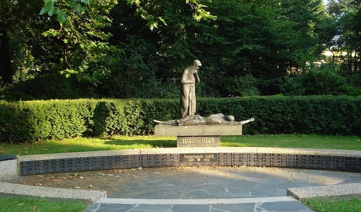 Het oorlogsmonument in het Prinses Julianaplantsoen in Maassluis.