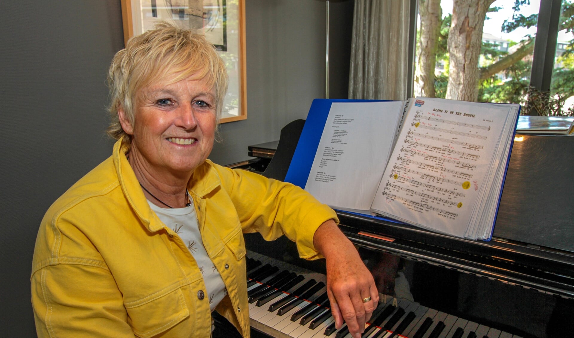 Dirigent Rolien Eikelenboom: "Het is fijn om mensen te verblijden met saamhorigheid. Muziek bindt enorm.” 