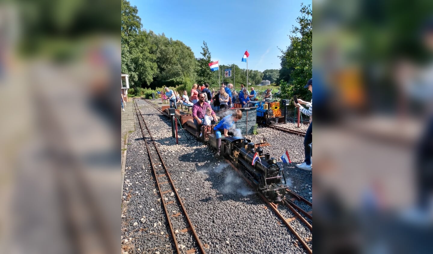 De stoomtrein van Modelbouwvereniging Het Y in Spaarnwoude is van de partij.