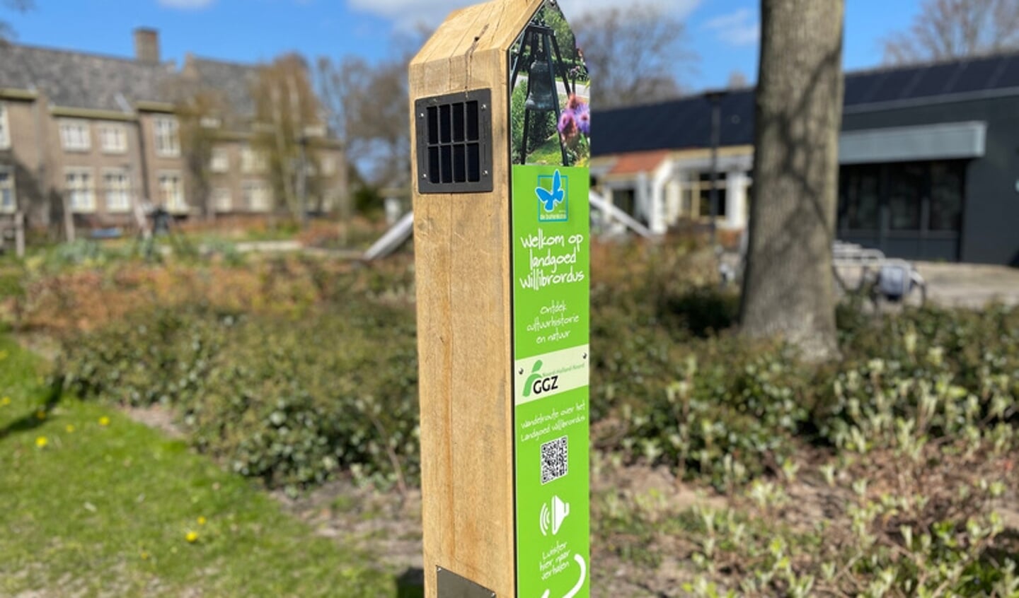 Luisterpalen bij rode en groene wandelroutes op landgoed Willibrordus.