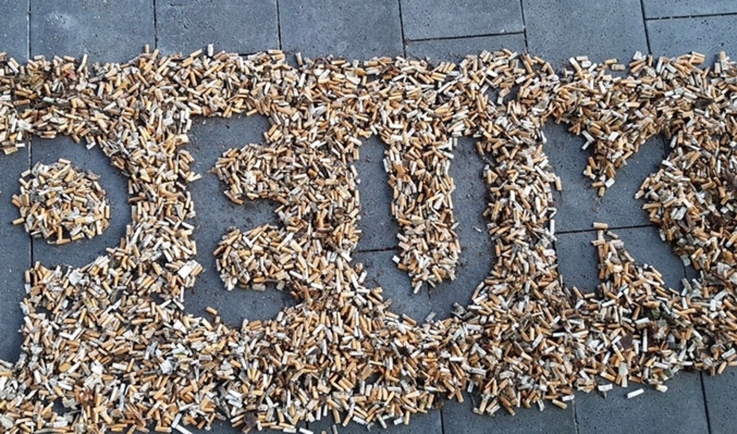 Tweederde van de gerookte sigaretten wordt op de grond gegooid.
