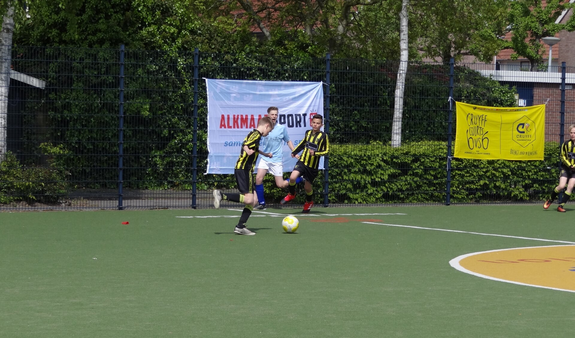 Alkmaarse wijken voetballen tegen elkaar.