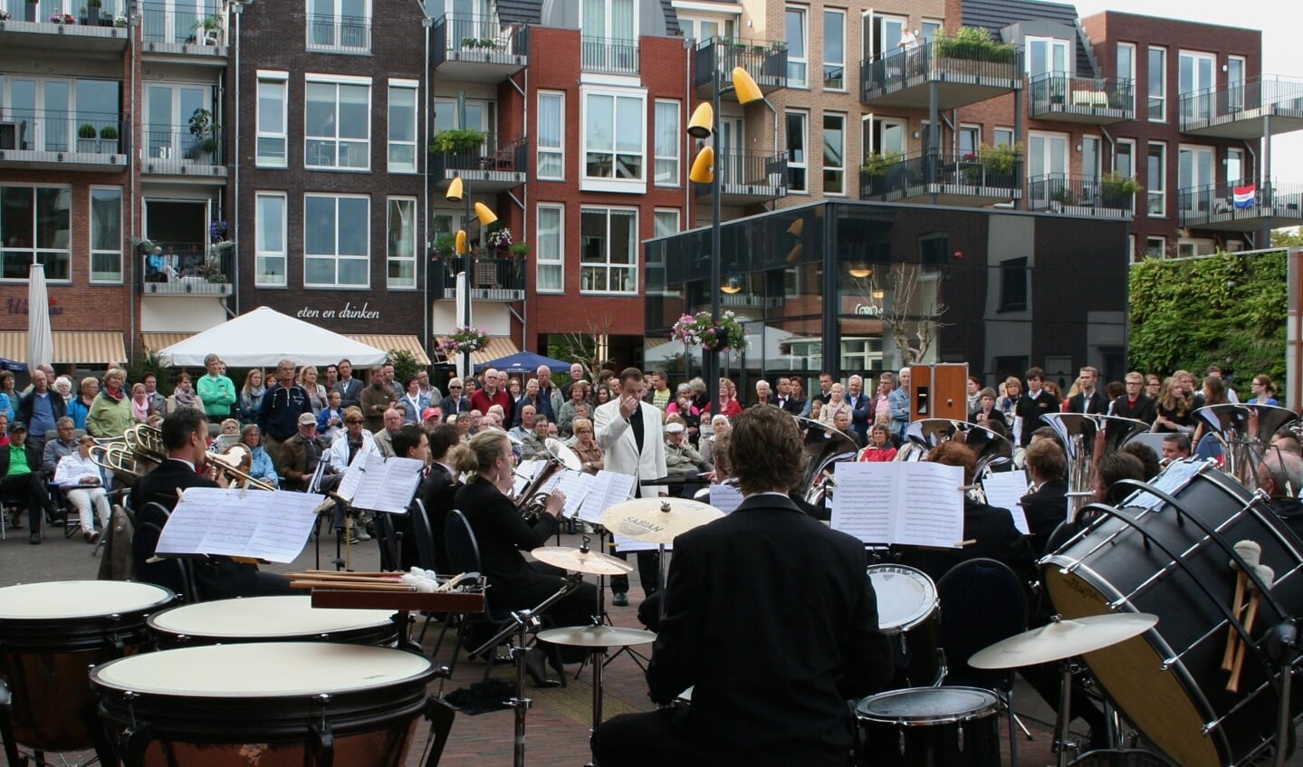 Beeld van een eerder optreden op het Bakkerspleintje van Emergo